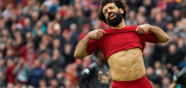 ميرور توضح رد فعل محمد صلاح الغاضب بعد تعادل ليفربول وآرسنال